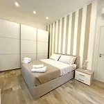 Appartement Charming Mogavero - With Private Parking Salerno