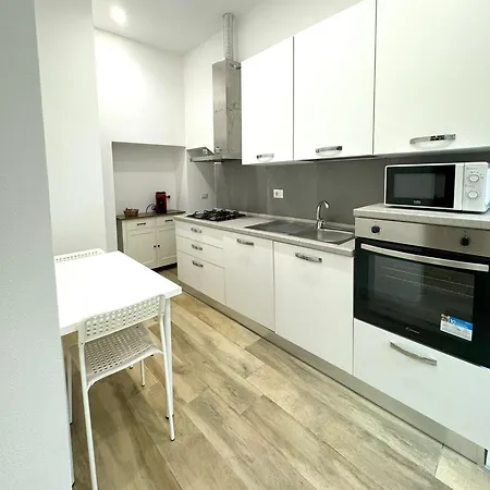 Apartamento Charming Mogavero - With Private Parking Salerno